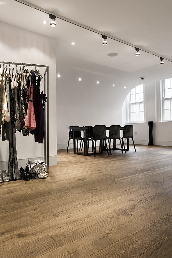 Retail Project - United Kingdom - FB Hout