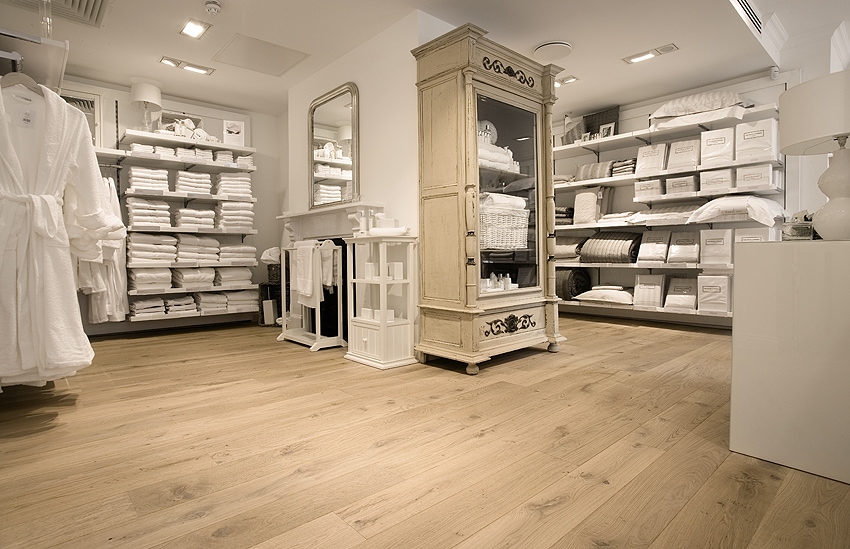 Retail Project - United Kingdom - FB Hout